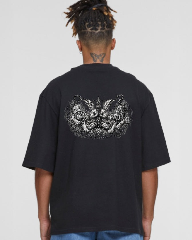 DAIO Oversized Tee – Rückseite mit Tiger-Artwork